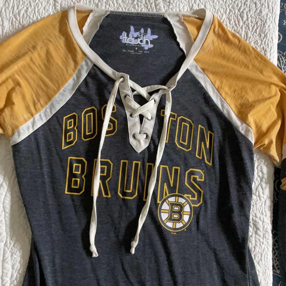 BRAND NEW BRUINS JERSEY SIZE SMALL